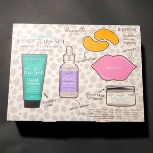 DANIELLE CREATIONS SKINCARE ESSENTIAL SET